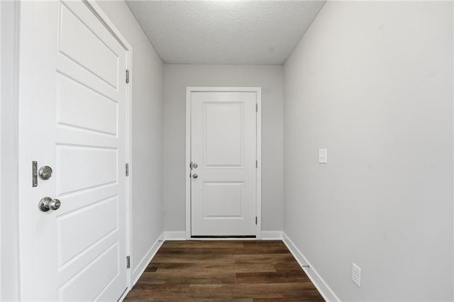 19712 W 195th Place, Spring Hill, KS 66083