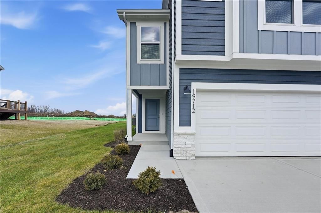 19712 W 195th Place, Spring Hill, KS 66083