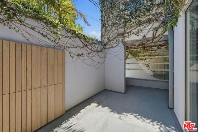 3811 Glenridge Drive, Sherman Oaks, CA 91423