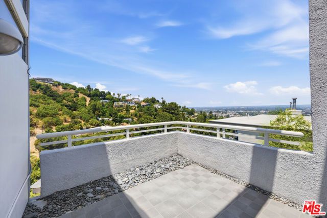 3811 Glenridge Drive, Sherman Oaks, CA 91423