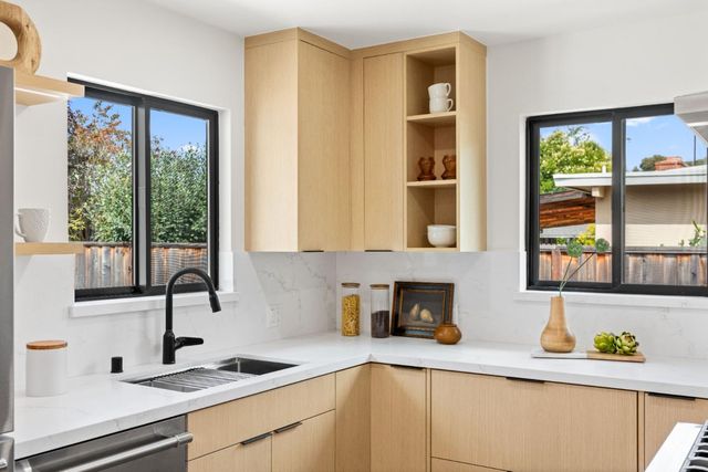 3920 Park Boulevard, Palo Alto, CA 94306