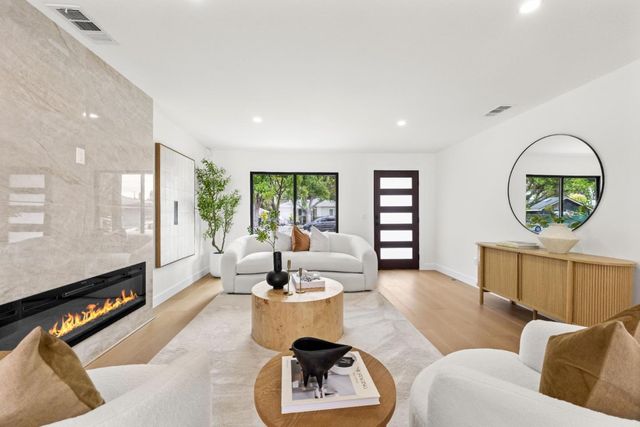 3920 Park Boulevard, Palo Alto, CA 94306