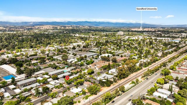 3920 Park Boulevard, Palo Alto, CA 94306