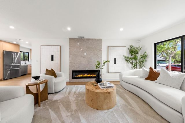 3920 Park Boulevard, Palo Alto, CA 94306