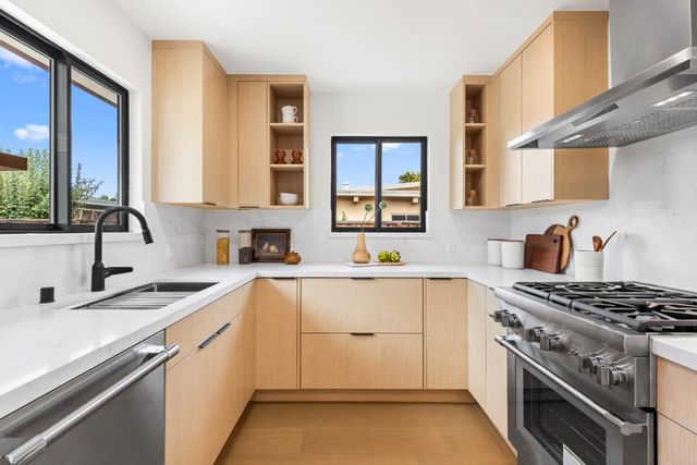 3920 Park Boulevard, Palo Alto, CA 94306