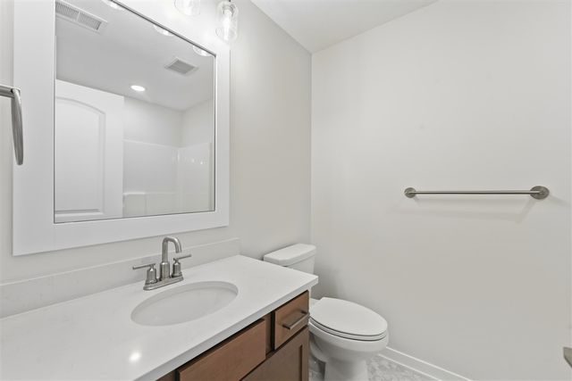 908 Indiana Avenue 11, South Haven, MI 49090