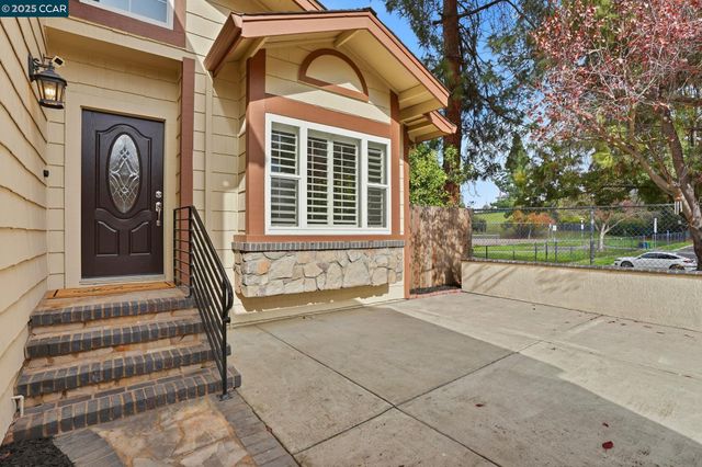 3025 Sunflower Dr, Antioch, CA 94531