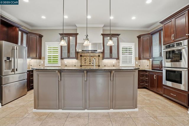 3025 Sunflower Dr, Antioch, CA 94531