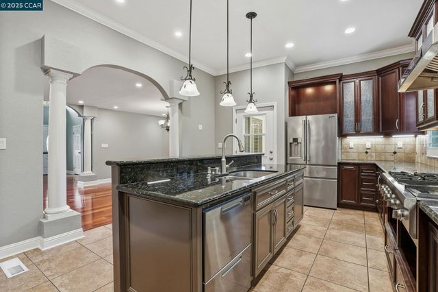 3025 Sunflower Dr, Antioch, CA 94531