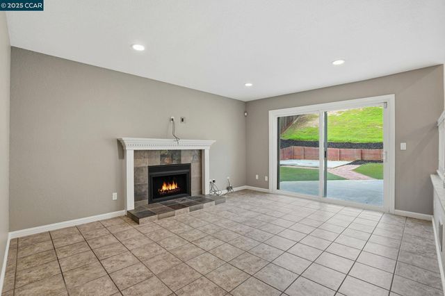 3025 Sunflower Dr, Antioch, CA 94531