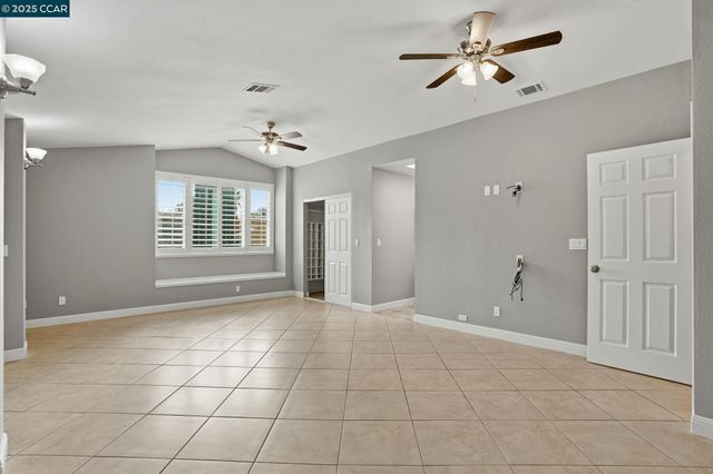 3025 Sunflower Dr, Antioch, CA 94531