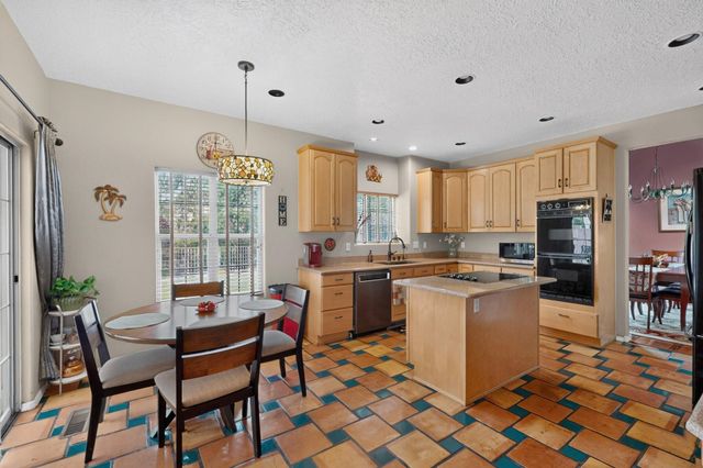 8415 Helen Hardin Street NE, Albuquerque, NM 87122