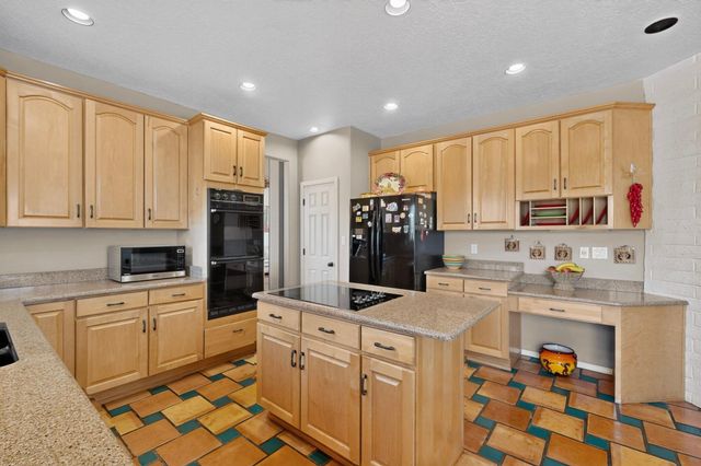 8415 Helen Hardin Street NE, Albuquerque, NM 87122