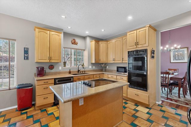 8415 Helen Hardin Street NE, Albuquerque, NM 87122