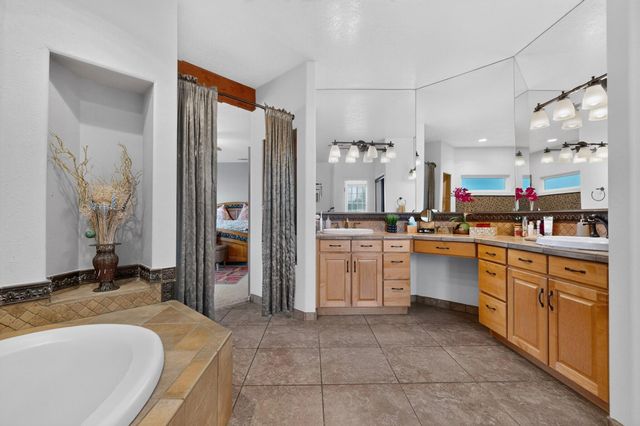 8415 Helen Hardin Street NE, Albuquerque, NM 87122