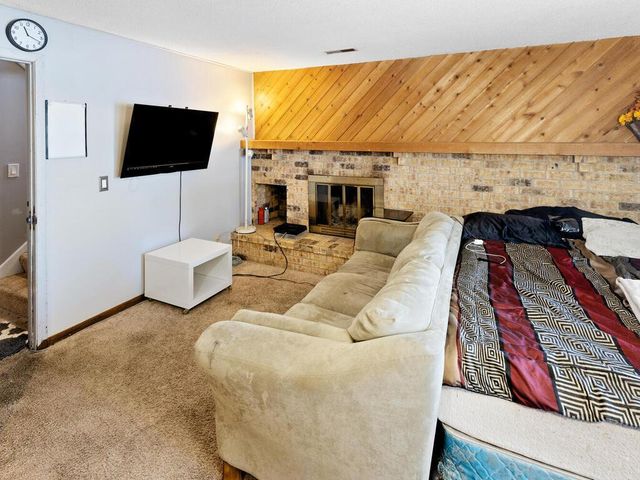 11553 Carriage Court, Eden Prairie, MN 55344