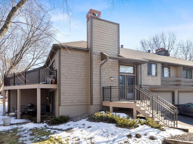 11553 Carriage Court, Eden Prairie, MN 55344