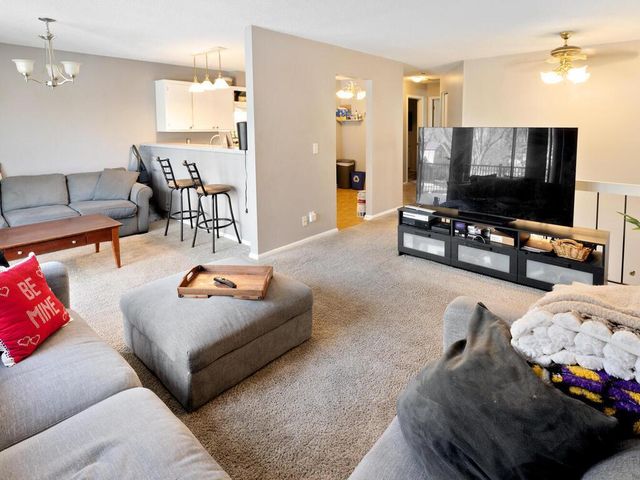 11553 Carriage Court, Eden Prairie, MN 55344