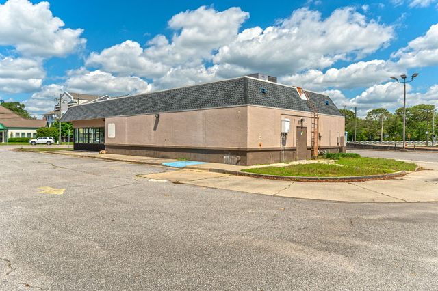 1281 Eglin Parkway, Shalimar, FL 32579