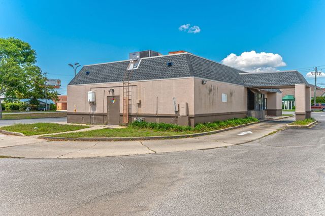 1281 Eglin Parkway, Shalimar, FL 32579