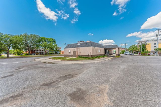 1281 Eglin Parkway, Shalimar, FL 32579