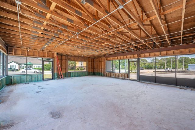 1281 Eglin Parkway, Shalimar, FL 32579