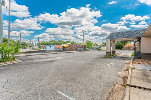 1281 Eglin Parkway, Shalimar, FL 32579