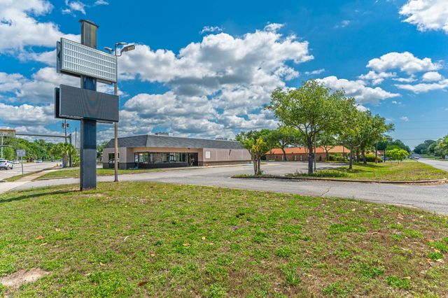 1281 Eglin Parkway, Shalimar, FL 32579