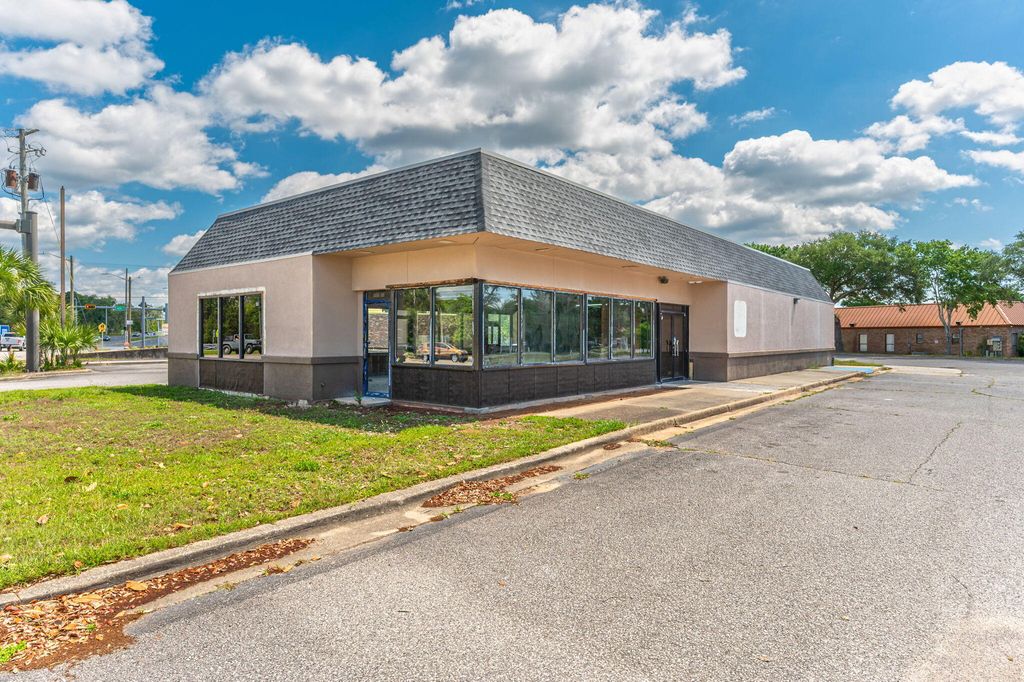 1281 Eglin Parkway, Shalimar, FL 32579