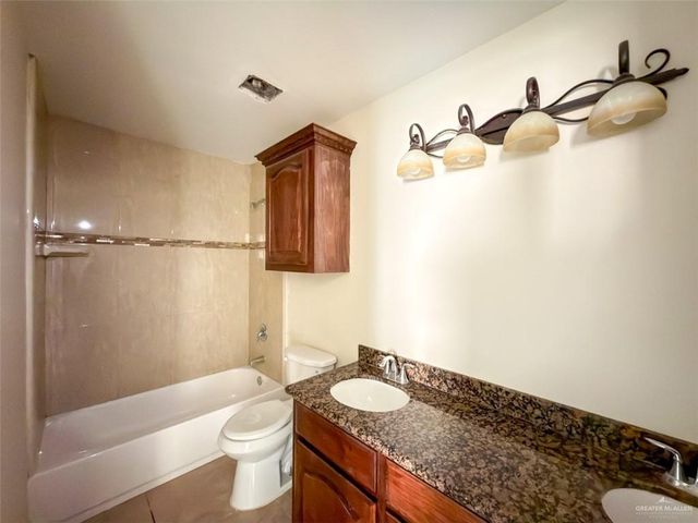 1332 Royal Palm Street, Alamo, TX 78516