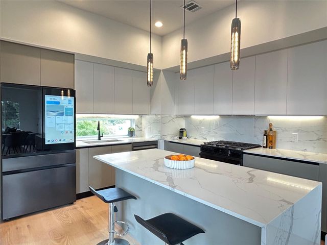 4211 Crawford Street, Houston, TX 77004