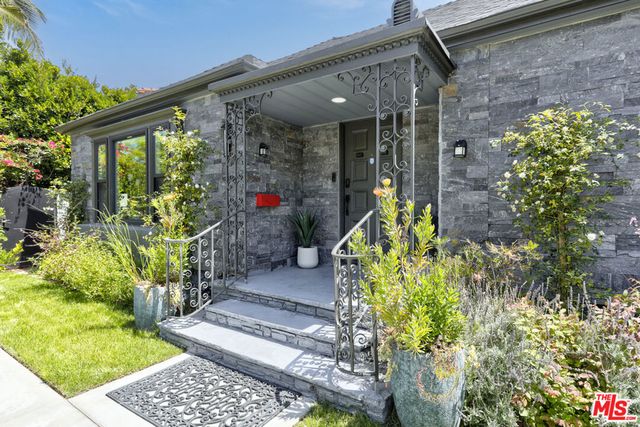 344 S Camden Drive, Beverly Hills, CA 90212