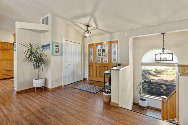 99 Ridgecrest Drive, Klamath Falls, OR 97601