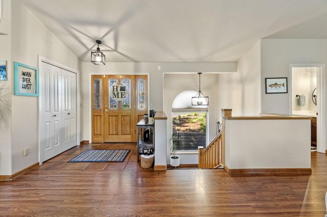 99 Ridgecrest Drive, Klamath Falls, OR 97601