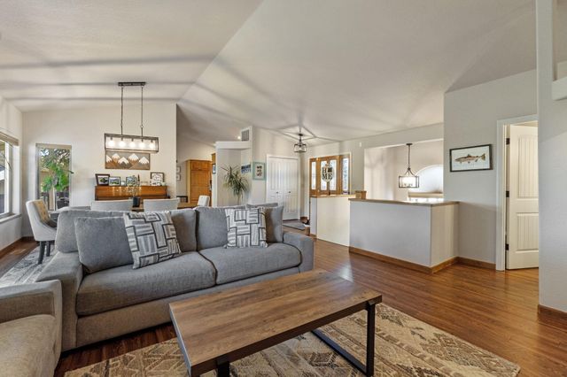 99 Ridgecrest Drive, Klamath Falls, OR 97601