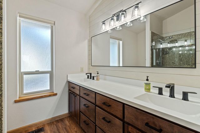 99 Ridgecrest Drive, Klamath Falls, OR 97601