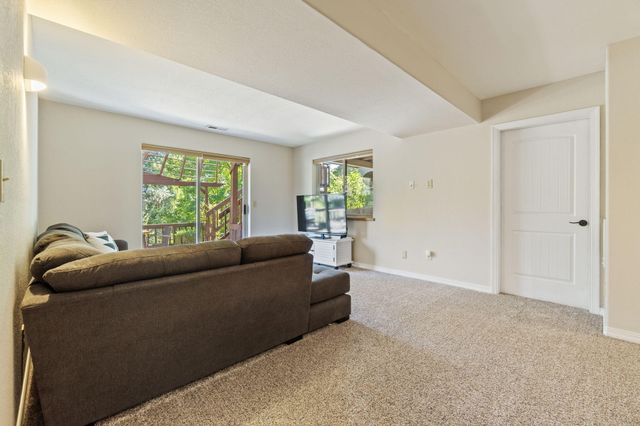 99 Ridgecrest Drive, Klamath Falls, OR 97601