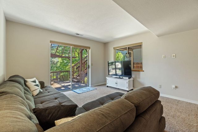 99 Ridgecrest Drive, Klamath Falls, OR 97601