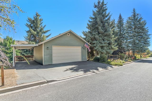 99 Ridgecrest Drive, Klamath Falls, OR 97601