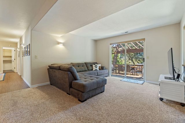 99 Ridgecrest Drive, Klamath Falls, OR 97601