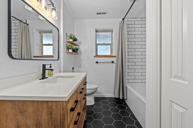 99 Ridgecrest Drive, Klamath Falls, OR 97601