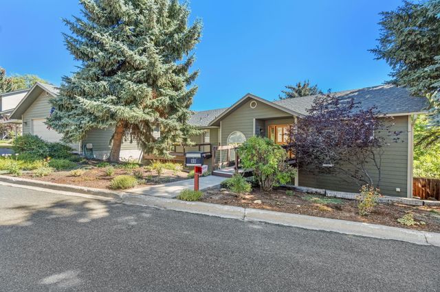 99 Ridgecrest Drive, Klamath Falls, OR 97601