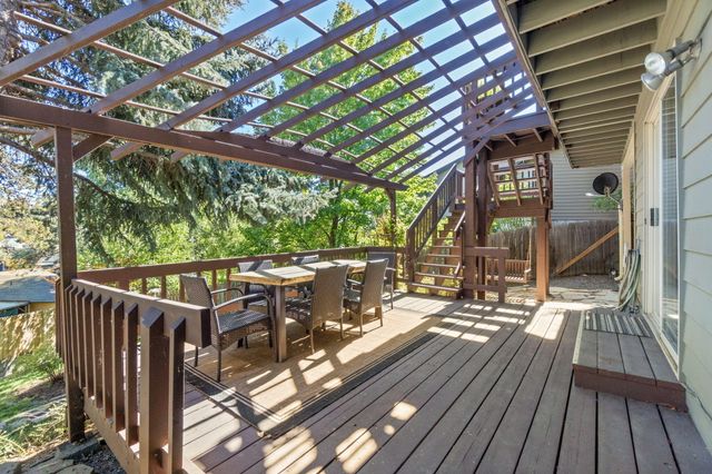 99 Ridgecrest Drive, Klamath Falls, OR 97601