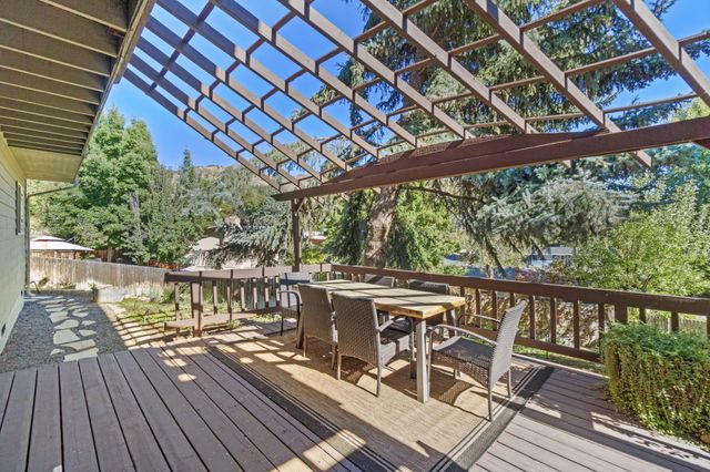 99 Ridgecrest Drive, Klamath Falls, OR 97601