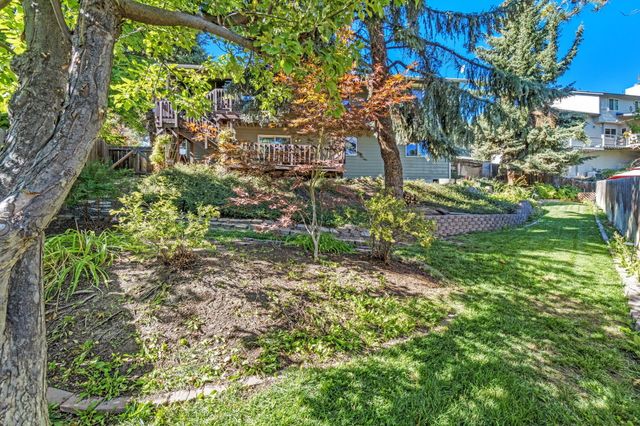 99 Ridgecrest Drive, Klamath Falls, OR 97601