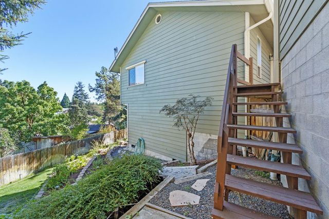 99 Ridgecrest Drive, Klamath Falls, OR 97601