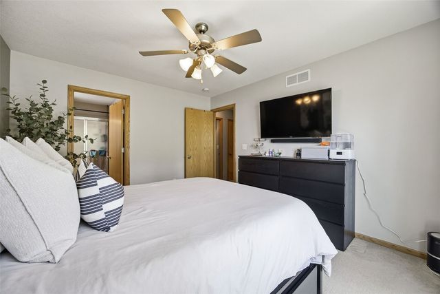 1404 Woolridge Drive, Coralville, IA 52241