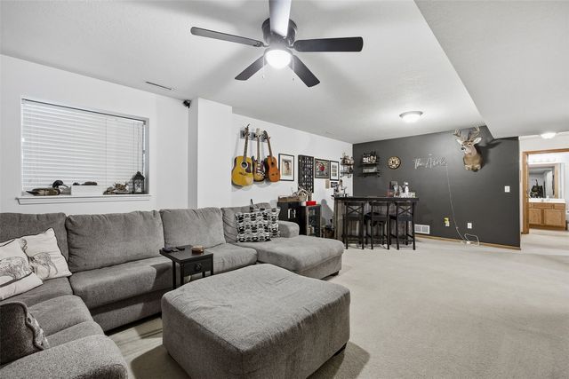1404 Woolridge Drive, Coralville, IA 52241
