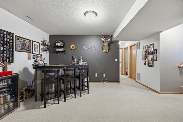 1404 Woolridge Drive, Coralville, IA 52241