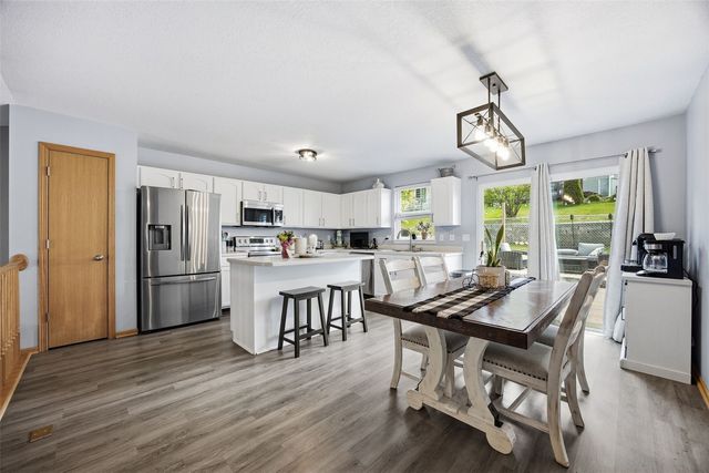 1404 Woolridge Drive, Coralville, IA 52241